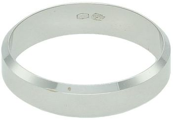 Złota obrączka ślubna z białego złota 585  5 mm  Faza i frezowane brzegi.jpg